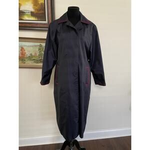 Vtg. TOTES Raincoat Windbreaker SZ 10P Navy with Maroon Contrast